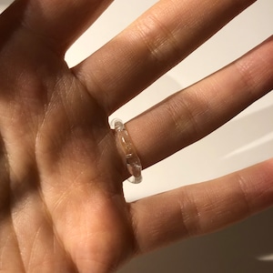 Anello in vetro trasparente Eleganti gioielli minimalisti in borosilicato, regalo artigianale fatto a mano, regalo perfetto per Pasqua o festa della mamma immagine 9