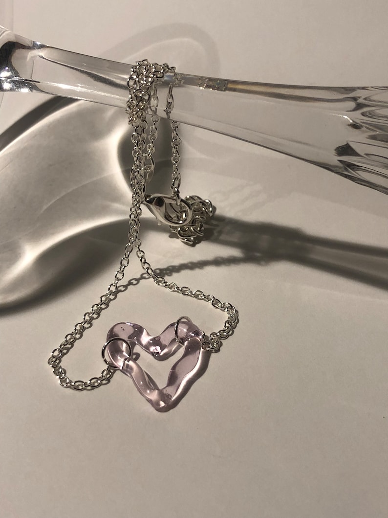 Rose Heart borosilicaatglas choker handgemaakt, sterling zilver elegantie, romantisch symbool of eigenliefde cadeau afbeelding 5