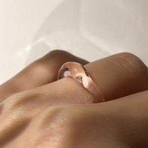 Rose Glass Ring Strakke minimalistische borosilicaat sieraden, ambachtelijk handgemaakt cadeau, perfect cadeau voor Pasen of Moederdag afbeelding 9