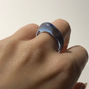 Blauwe glazen ring strakke minimalistische borosilicaat sieraden, ambachtelijk handgemaakt cadeau, perfect cadeau voor Pasen of Moederdag afbeelding 2