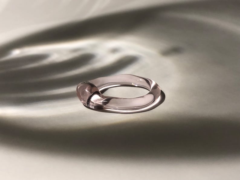 Rose Glass Ring Strakke minimalistische borosilicaat sieraden, ambachtelijk handgemaakt cadeau, perfect cadeau voor Pasen of Moederdag afbeelding 10