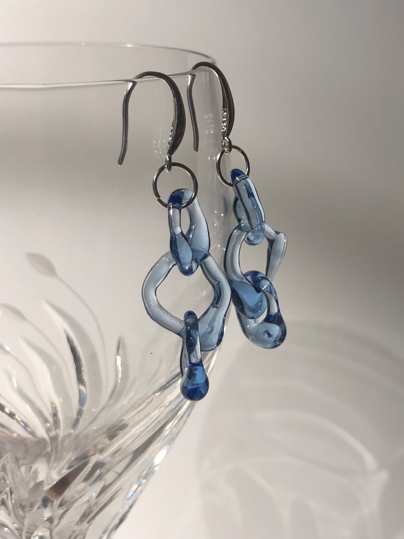 Prachtige blauwe borosilicaatglas oorbellen handgemaakte bungelen met elegante kettingen Sterling zilveren haken ideaal Moederdagcadeau afbeelding 3