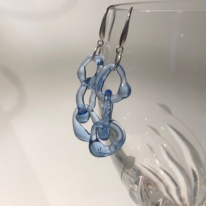 Prachtige blauwe borosilicaatglas oorbellen handgemaakte bungelen met elegante kettingen Sterling zilveren haken ideaal Moederdagcadeau afbeelding 5