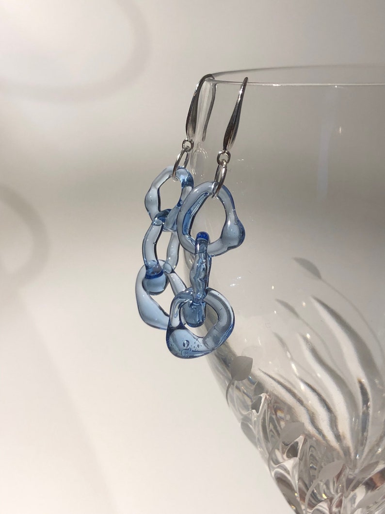 Prachtige blauwe borosilicaatglas oorbellen handgemaakte bungelen met elegante kettingen Sterling zilveren haken ideaal Moederdagcadeau afbeelding 5