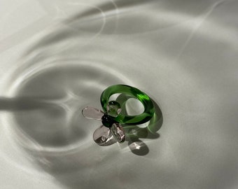 Unique Green and Rose Glass Flower Ring, Custom Crafted Borosilicate Beauty, Special birthday Surprise, Ideal Anniversary Gift