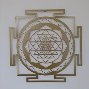 Sri Yantra Metal Wall Art - Sacred Geometry Decor, 24x24 Inch Silver Mandala For Meditation Room & Living Room