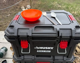 Superficie de trabajo Husky Build-Out: inserto de tapa organizador a medida para cajas de herramientas modulares