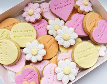 Bold & Bright Daisy Cookies | Custom Cookies | Engagement, Hens, Briday Shower, Birthday, Round, Flower, Heart