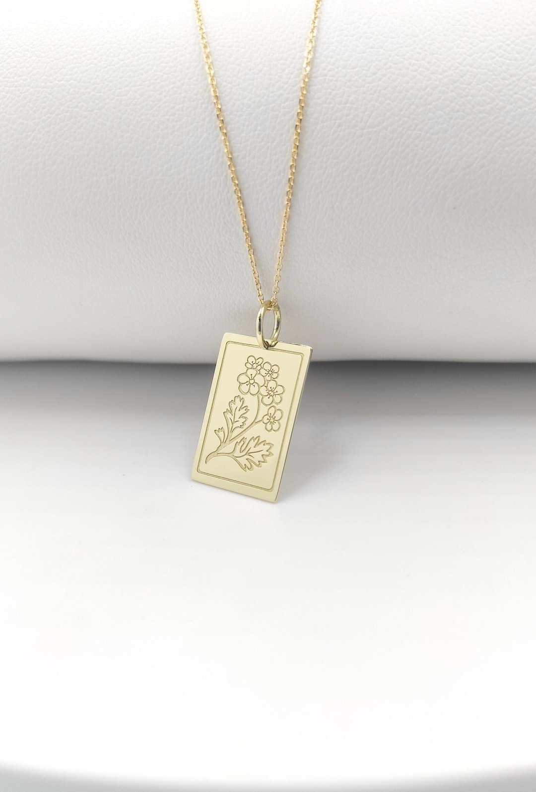 14Kソリッドゴールド サンザシの花のネックレス、5月の誕生花