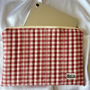 Housse pour tablette et ordinateur portable iPad, étui matelassé cousu, cadeau matelassé pour elle, motif à carreaux beige et rose, en coton rembourré, trois tailles