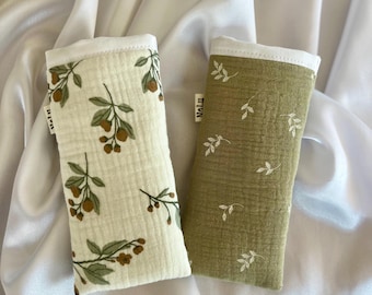 Eyeglass case/pouch for sunglasses and reading glasses, padded and sewn from cotton | various patterns, floral, beige, green, muslin