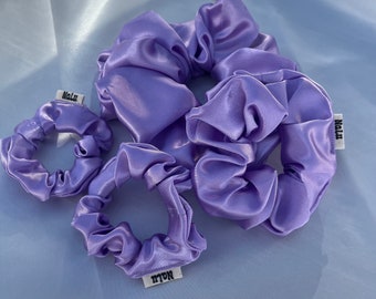 Scrunchie I 4 Größen aus Satin I flieder Stoff Haargummi xxl normal kinder klein groß dickes & dünnes Haar schonend elegant lila helllila