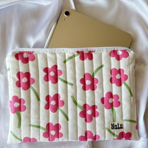 Housse pour tablette et ordinateur portable iPad, étui matelassé cousu, cadeau matelassé pour elle, en coton rose et blanc, rembourré, trois tailles, motif floral