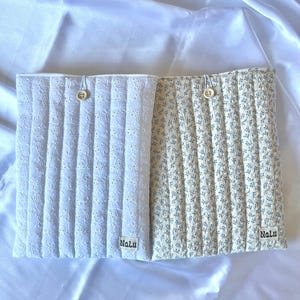 Custodia trapuntata per libri/Kindle in cotone con bottone, borsa imbottita in tessuto per libri/Kindle, realizzata a mano con fiori, 4 misure