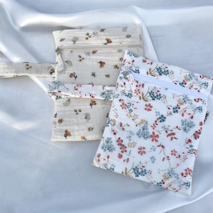 Sac étanche 3 tailles PUL et coton I sac étanche I intérieur déperlant I mousseline fleurie I avec poignée de transport I serviettes hygiéniques en tissu protège-slips bikini