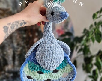 Paisley Peacock Lovey - PDF Häkelanleitung - NIEDRIGES SEW Snuggler, Baby-Stofftier, Schnuffeltuch