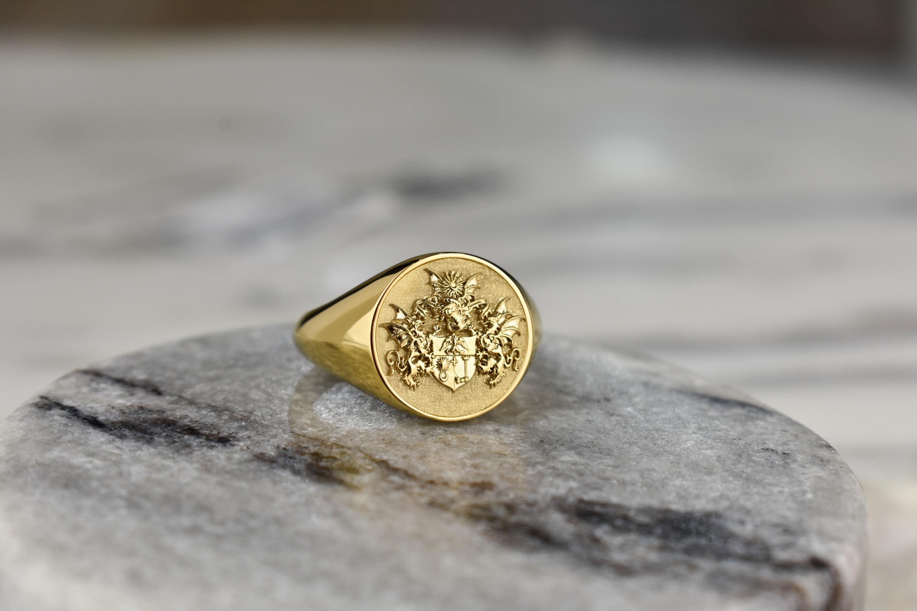 14K Gold Coat of Arms Signet Ring: Custom Family Crest Jewelry - Etsy