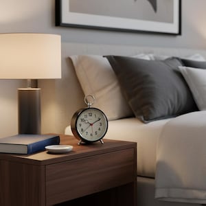 Black Metal Alarm Clock – Cloudnola Factory Analogue Desk Clock