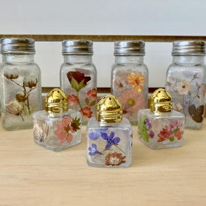Floral Salt and Pepper Shakers, Kitchen Decor, Floral Home Decor, Kitchen Shakers, Spice Holders