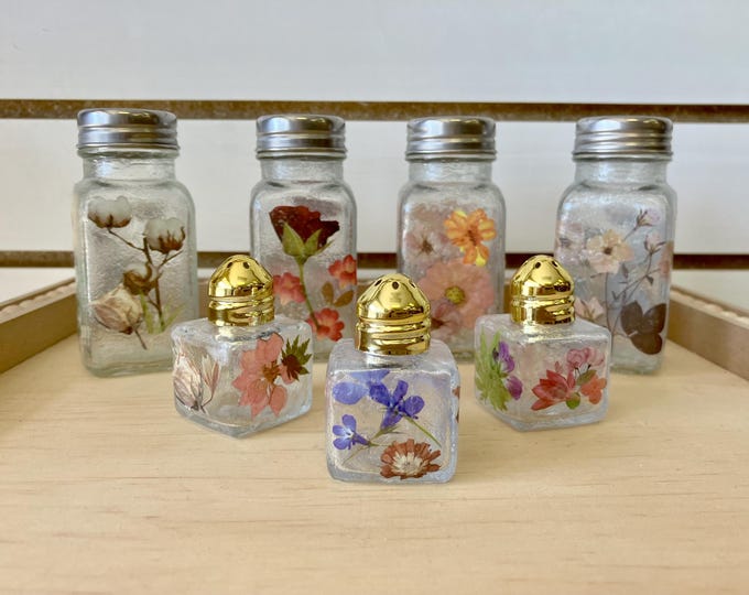 Floral Salt and Pepper Shakers, Kitchen Decor, Floral Home Decor, Kitchen Shakers, Spice Holders