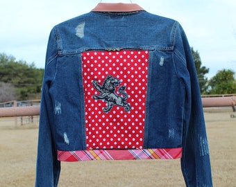 Chaqueta vaquera reciclada Lioness, detalle de cinturón vintage, multicolor