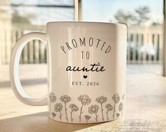 Promoted to Auntie Mug EST 2026 Pregnancy Announcement Aunt Mug First Time Auntie Gift For Sister New Aunt Coffee Cup