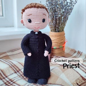 Patrón de muñeco amigurumi de sacerdote, regalo católico para pastor, tutorial de crochet para muñeco de clérigo, tutorial detallado en PDF