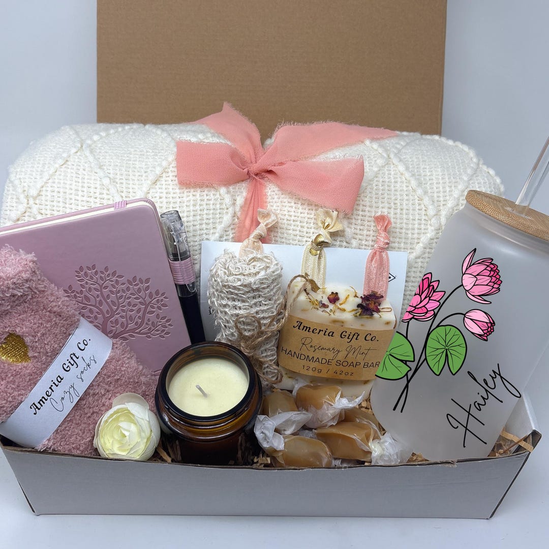 Personalized Mom Gift Box: Throw Blanket, Birth Flower Glass Can