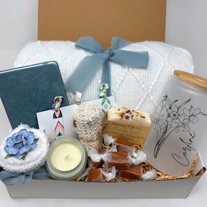 Graduation Gift Basket, Congratulations Gift Box, Personalized graduation gift, College Graduation Gift, Congrats Gift Box, Care Package