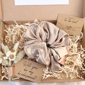 Propuesta de dama de honor, ¿Quieres ser mi dama de honor?, Regalo de propuesta de dama de honor, Flor seca, Mini dama de honor, Novia, Collar bañado en oro