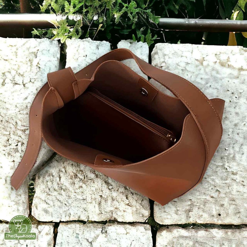 Large Vegan Leather Bag Vegan Leather Bucket Bag with Zipper, Everyday Bag, Leather Shoulder Bag, Large Soft Leather Crossbody Bag, Ruby zdjęcie 6