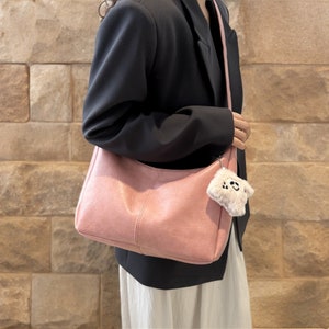 Shoulder Bag with Pendant-Messenger Bag, Vegan Leather Bag, Leather Handbag with Zip Pocket, Adjustable Strap Leather Shoulder Bag for Women zdjęcie 6