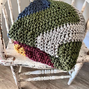 Handgemachte gehäkelte Hogwarts-inspirierte Chevron Quilt | Zauberschul-Decke