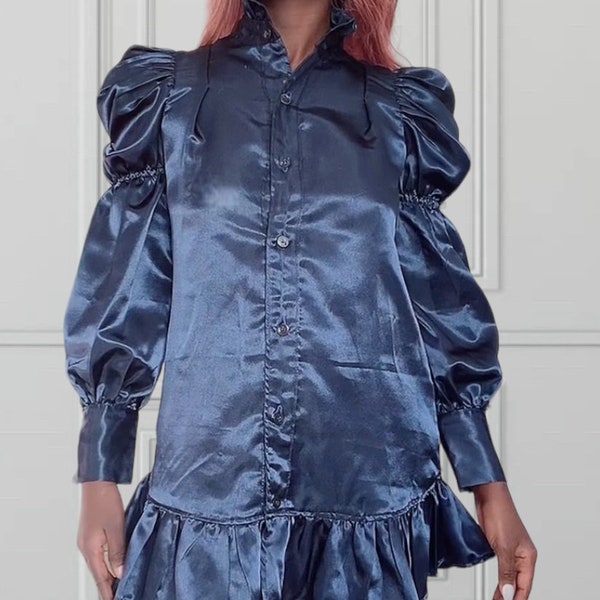 Mini robe chemise “Tatiana” en satin bleu indigo