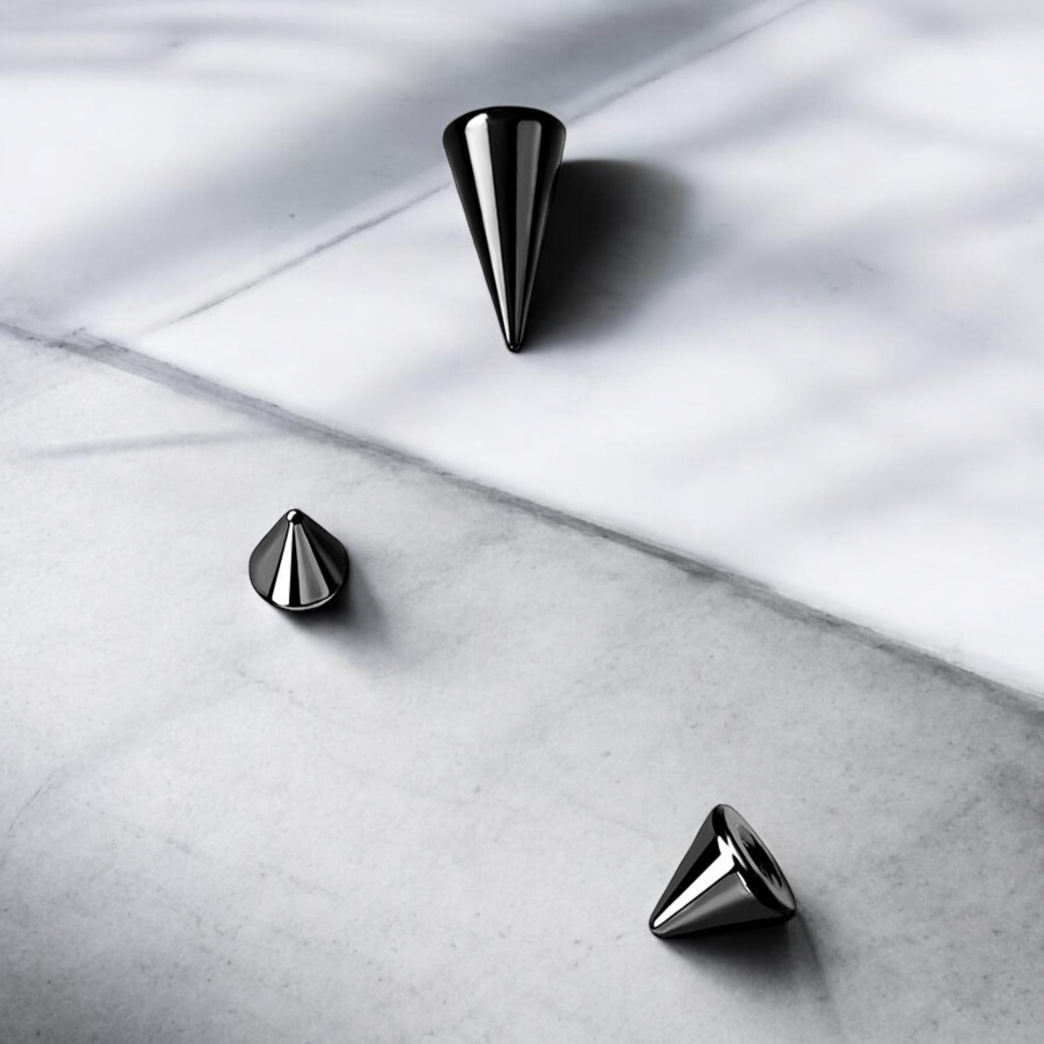 2pcs 14g 3/8" (10mm) 4x4mm Spike Surgical Steel Spiral Twister Labret – Belly, Ear, Lip, Body Jewelry