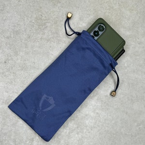 Signal blocking RF Shield Bag - Faraday bag for phones / anti-hacking and anti-tracking
