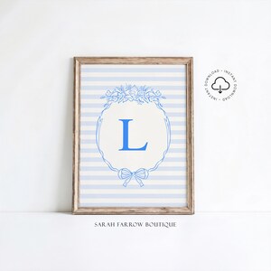 Letra L imprimible, arte de letras del alfabeto, póster inicial azul y marfil, regalo para bebé niño, arte de pared para guardería, decoración de habitación infantil de estilo vintage, arte de letra L