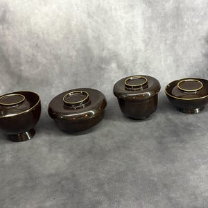 ヴィンテージ木製漆塗りボウル 8 個セット、ヴィンテージ日本製黒/茶色漆塗りボウル