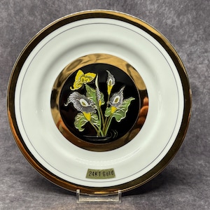 The Art of Chokin Pottery Plate, Guilded Gold and Silver Engraved Porcelain Japanese Plate