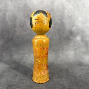 【希少】 民芸こけし 胡蝶 山岸梅好 昭和46年 刻印 KOKESHI 伝統工芸 飾りコマ こけし 小サイズ | 山形の銘品・伝統工芸品 The
