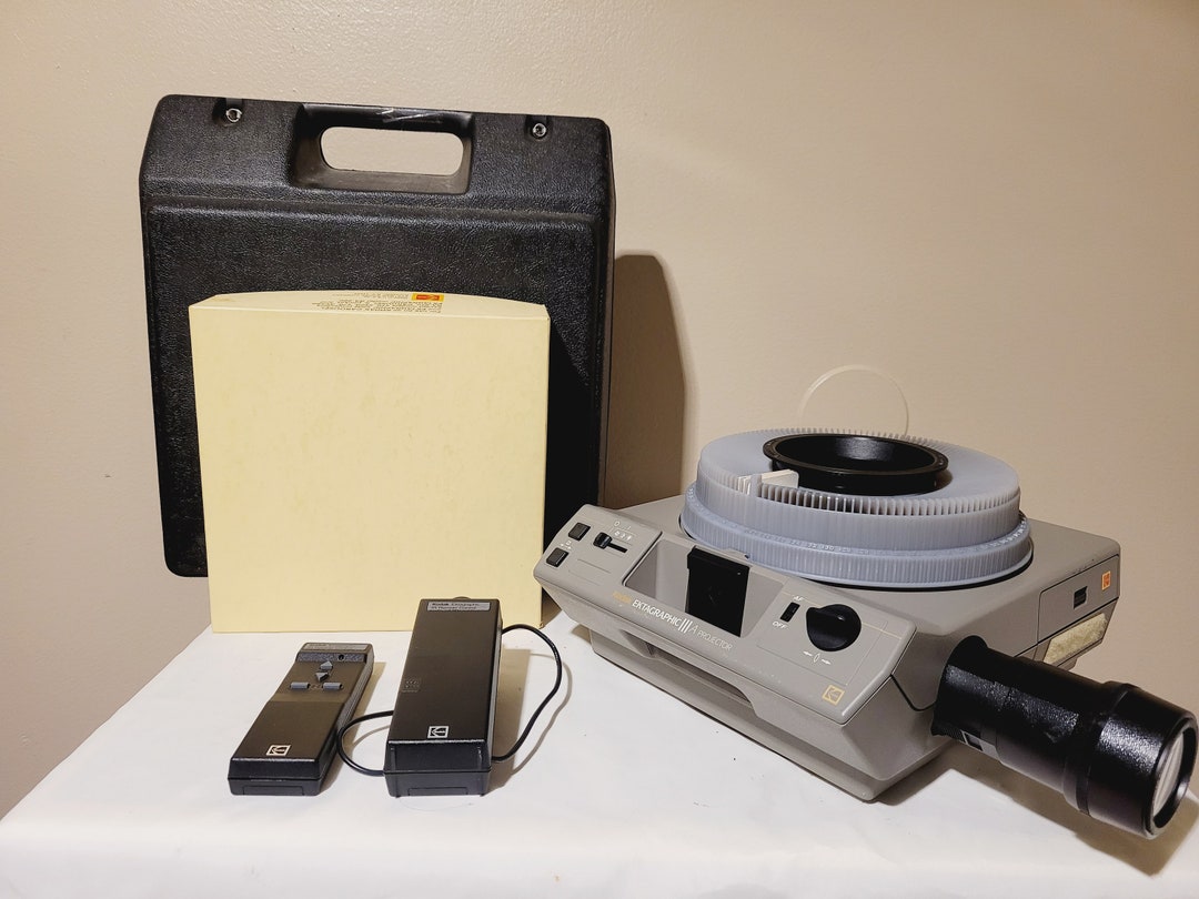 Kodak Ektagraphic III A Slide Projector Wireless Remote Hard Case