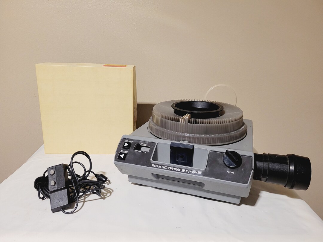 Kodak Ektagraphic III E Carousel Slide Projector Remote Tray Bundle