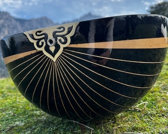 Exquisite Oud Instrument - Handcrafted Arabian Lute for Soulful Melodies