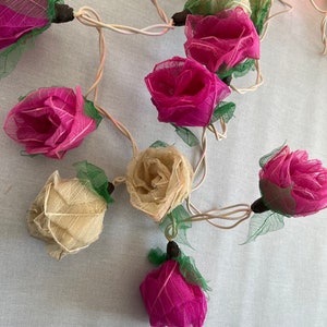 Insolite lucine, fiori di rosa, rosa beige, 20 luci, 3 m di lunghezza, foglie scheletriche, albero della gomma fatto a mano per uso interno