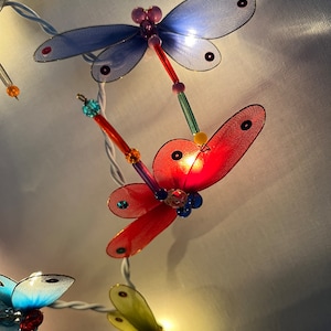 Fantasievolle aufwändige Lichterkette Libelle bunt mit 20 Lichtern 3m lang handgearbeitet für Innen Bild 3
