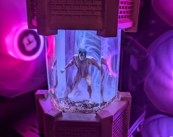Lámpara de resina con temática de Ataque a los Titanes