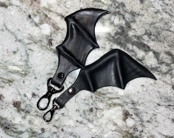 Portachiavi in pelle a forma di ala di pipistrello