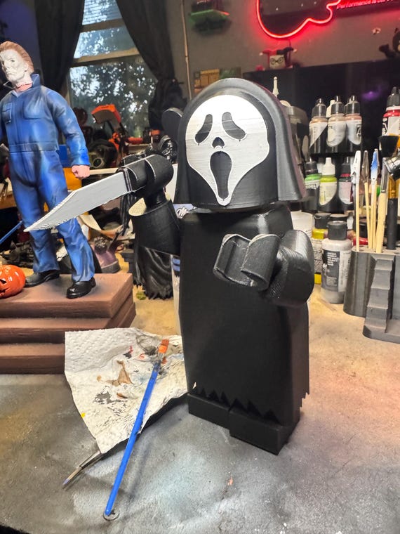 BIG BRICK Ghostface – Fully Poseable Horror Brick Figure (6” Tall