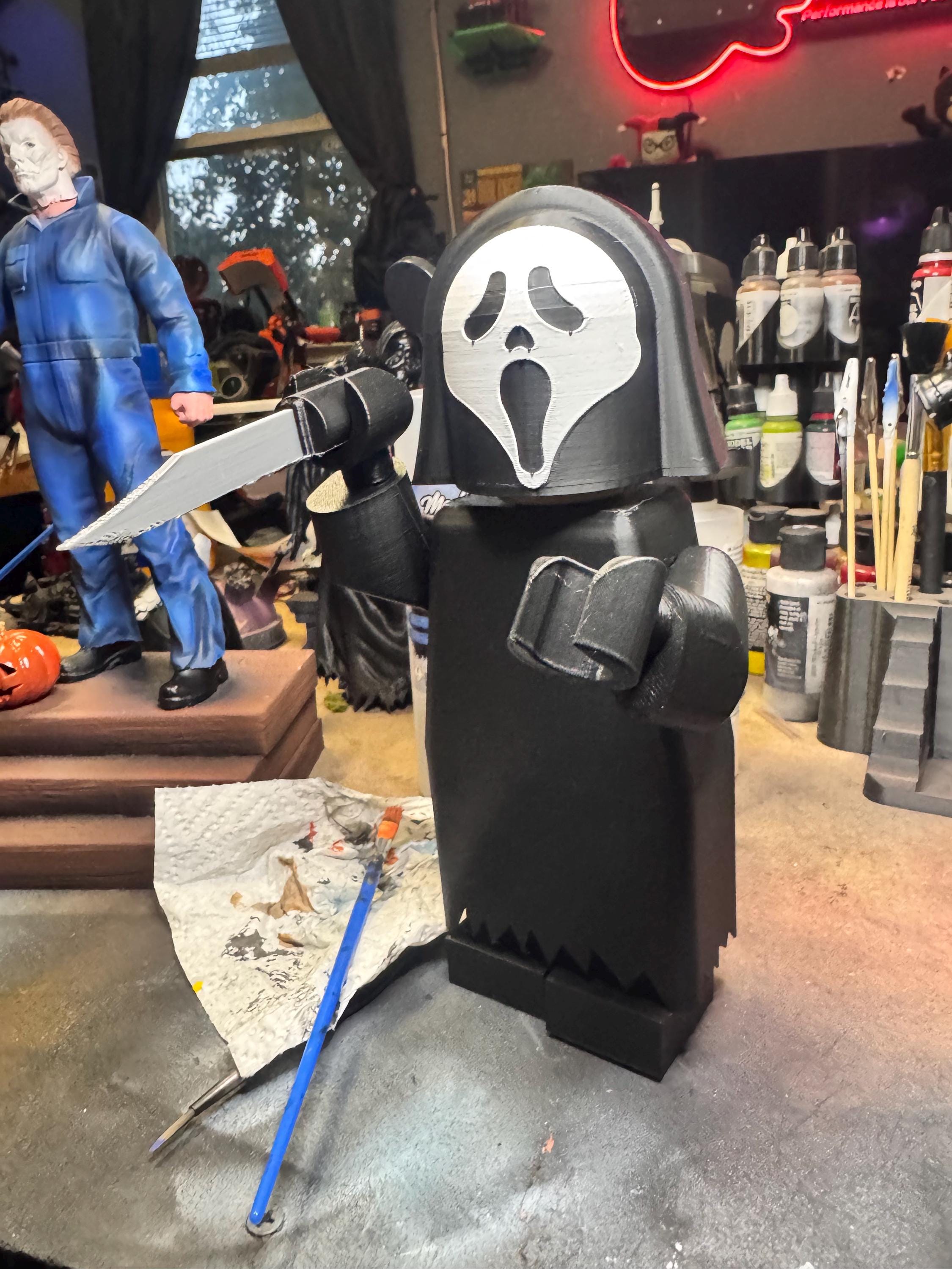 BIG BRICK Ghostface – Fully Poseable Horror Brick Figure (6” Tall