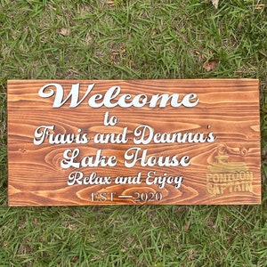 Personalized 3D Wood Family Name Sign: Custom Wedding Decor